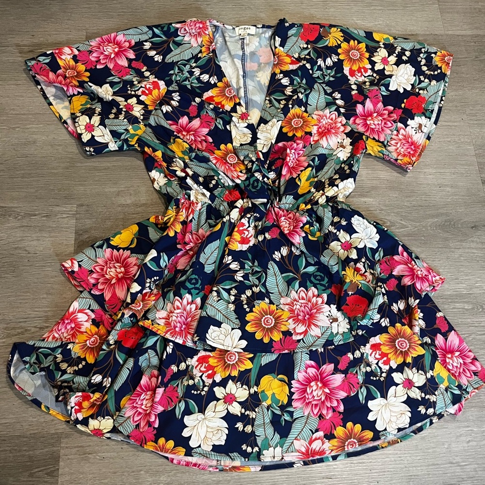 Umgee dress - floral, above the knee w/ ruffled skirt. Sz Small